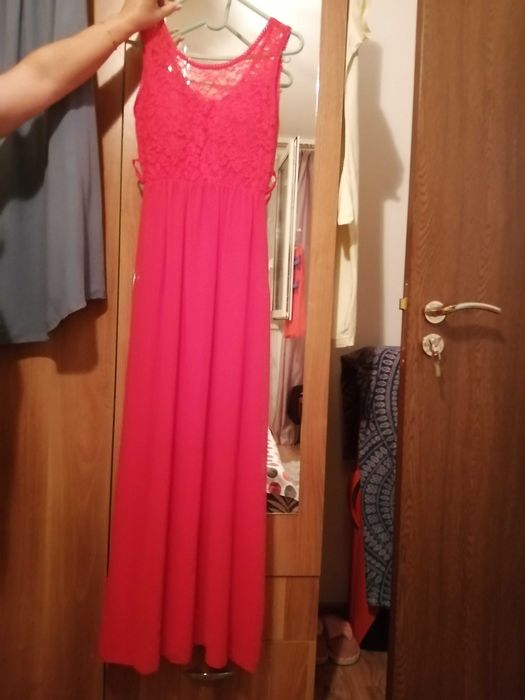 Vând rochițe elegante