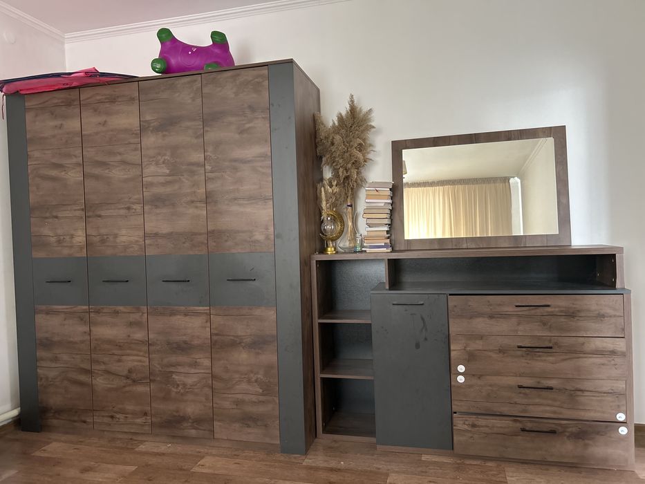 Продам спальный гарнитур