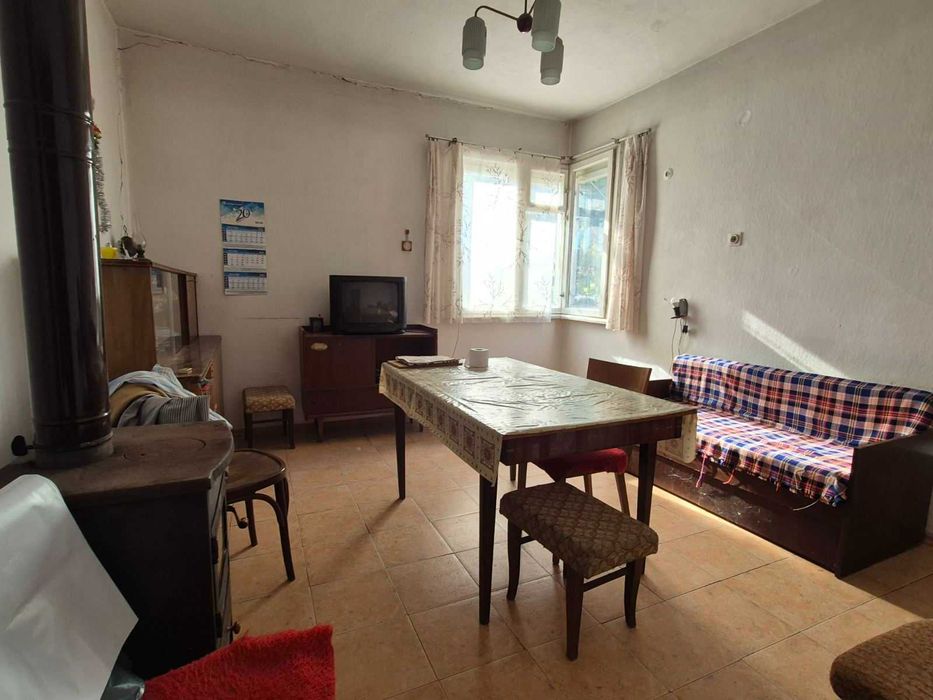Продава се Къща в с. Новачене, Област Плевен - 361 кв.м за 37 €/кв.м - Снимка #2