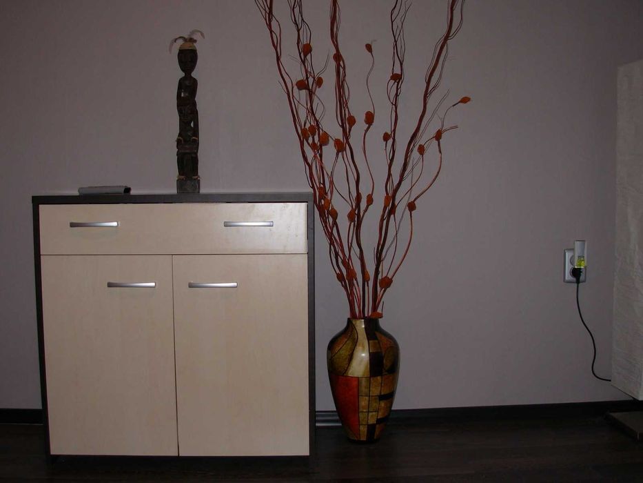 Продавам мебели от една серия