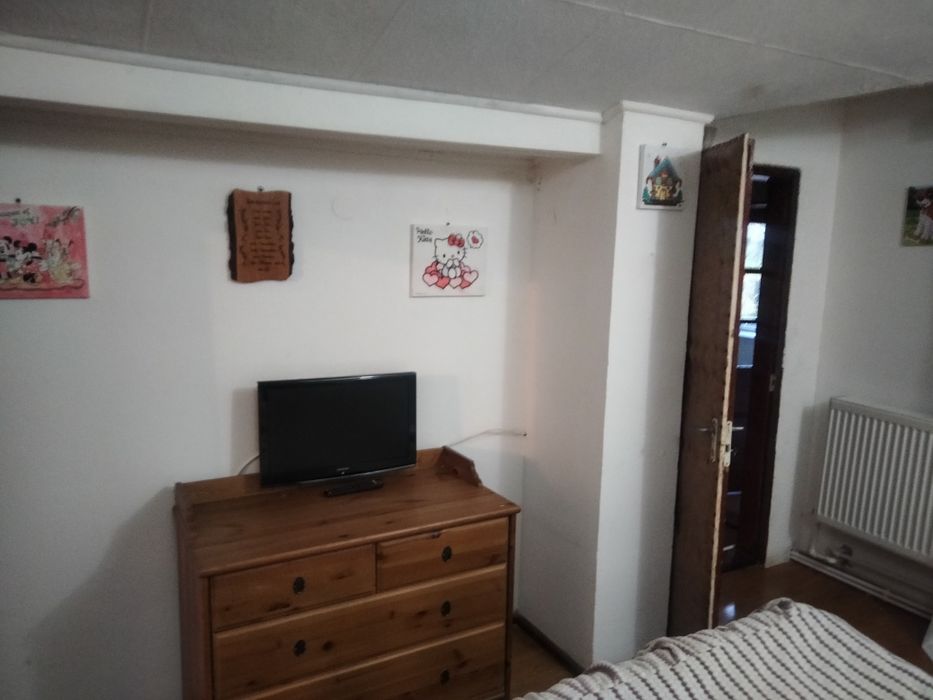 Sinaia închiriez garsonieră/ central