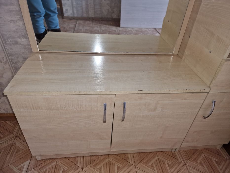 Трюмо/тумба/шкаф СРОЧНО