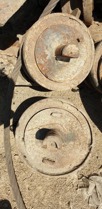 Катки гусеничные ,немецкие от крана РДК 250