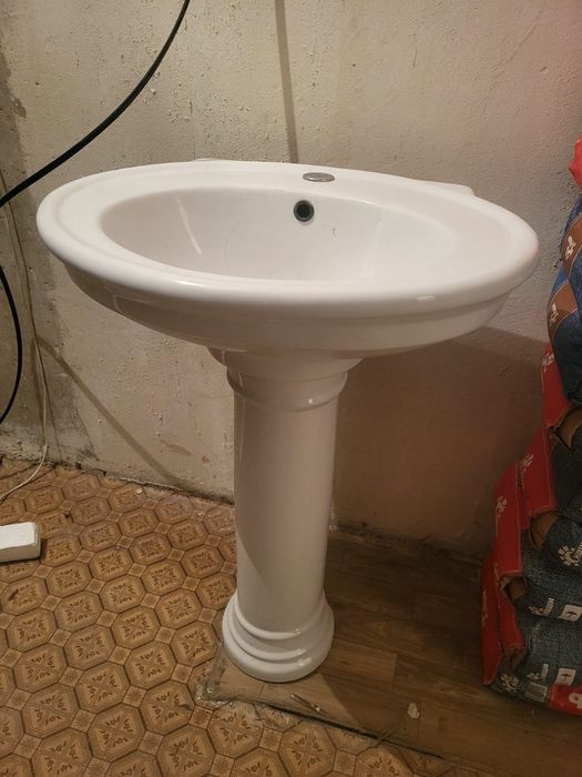 Продается раковина б. У. Хорошем состояние