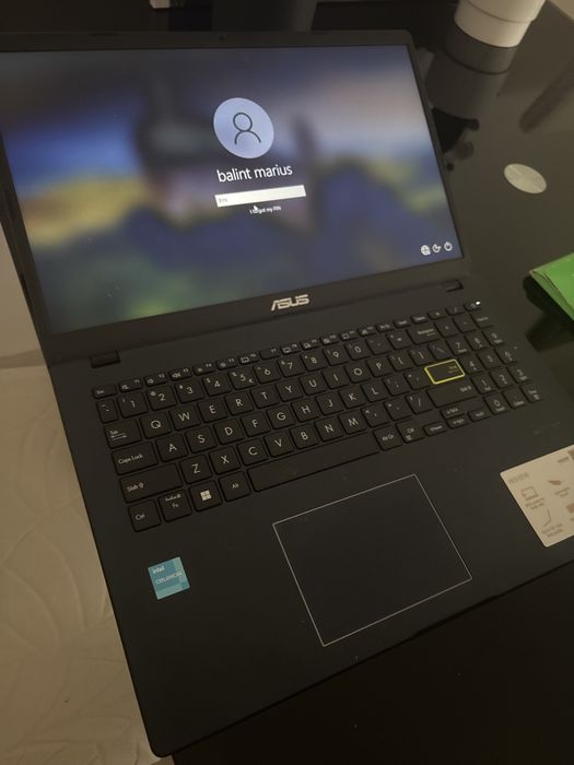 Laptop Asus E510 nou