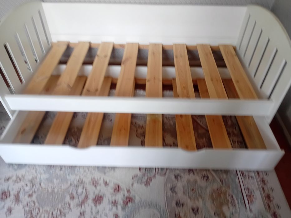 Срочно продам детскую кровать.