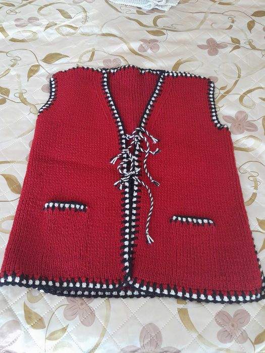 Ръчно плетени елеци