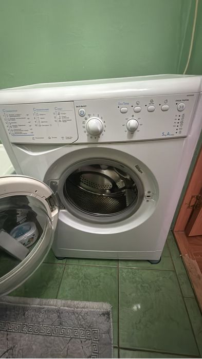 Стиральная машина Indesit