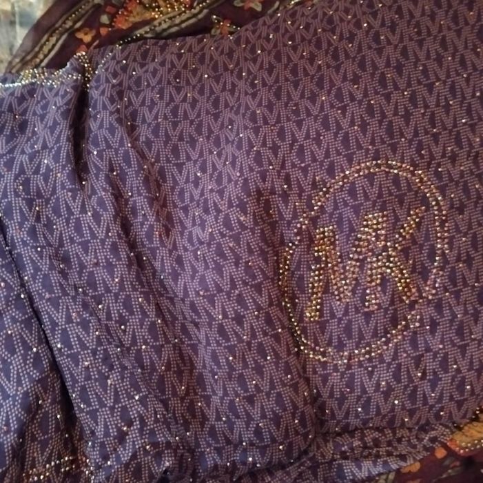 Vând materiale michael kors