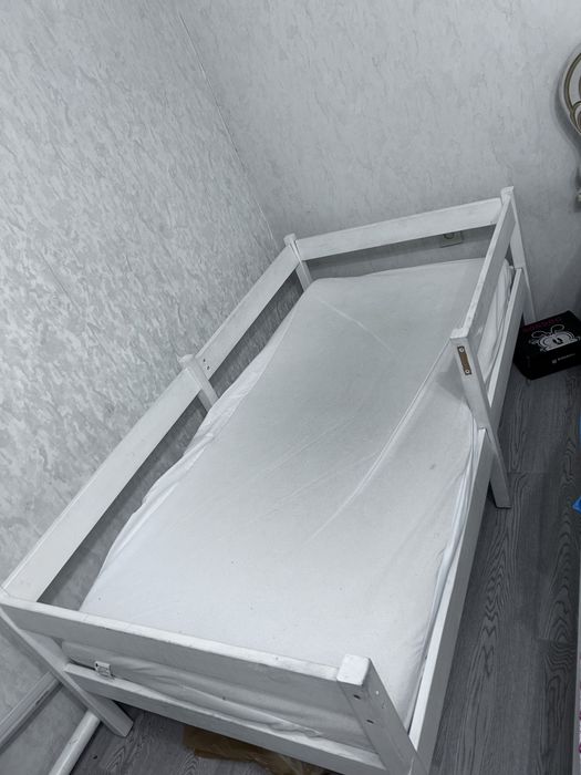 Продам кровать детскую
