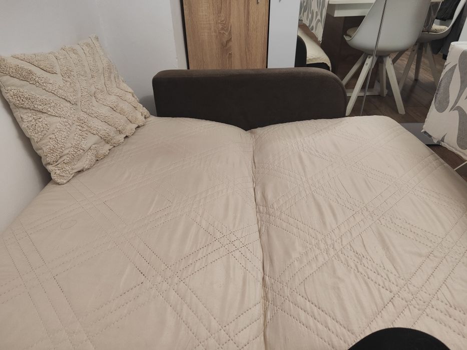 Диван с функция сън