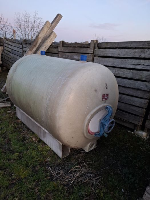 Vând Recipient,Bazin,Butoi,Fosa septice fibră de sticlă