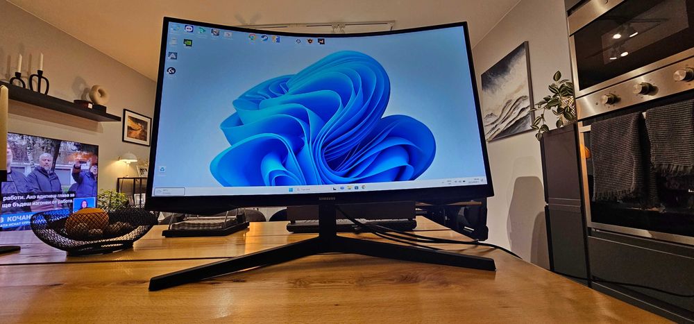 Геймърски монитор Samsung G5 27" извит 144Hz