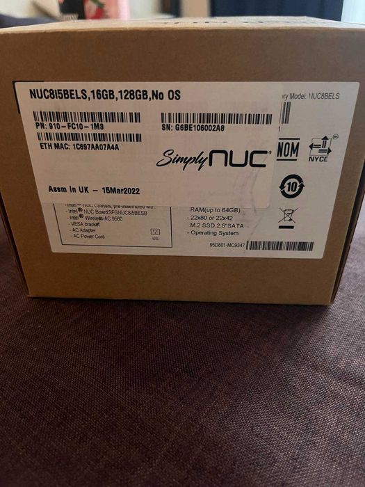 Intel NUC NUC8i5BELS 16GB,128GB малък компютър