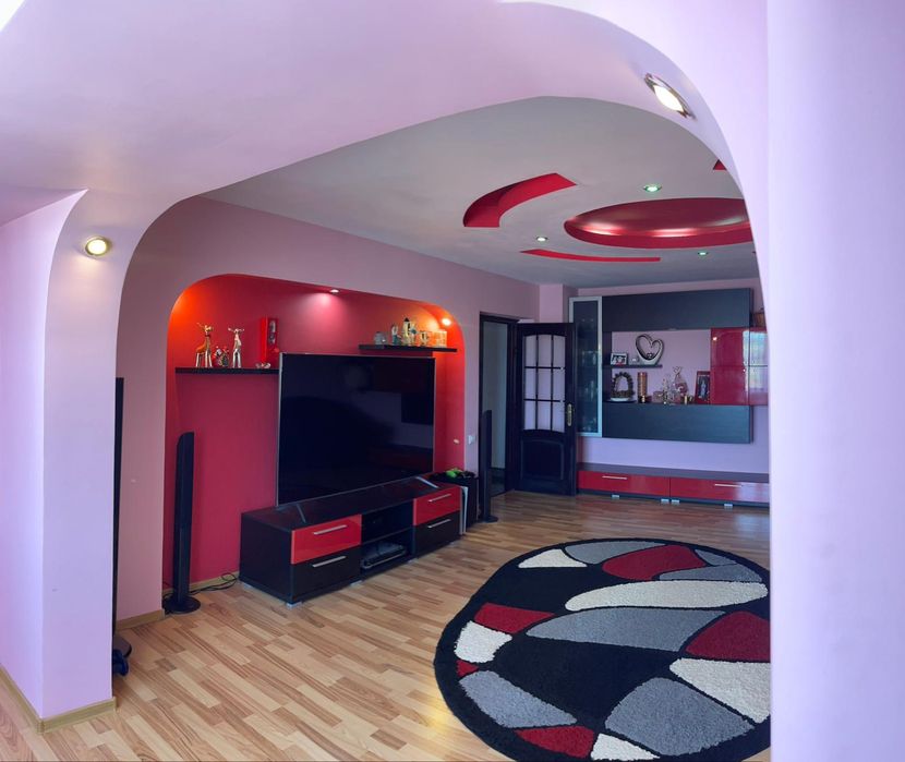 Apartament trei camere