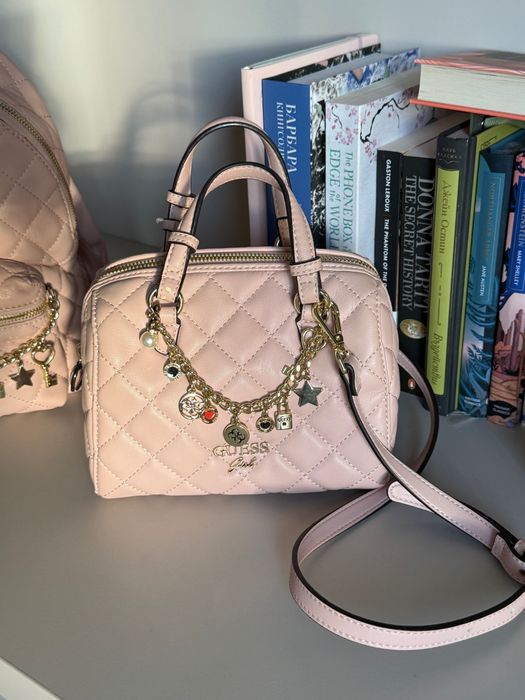 Дамски Guess чанти