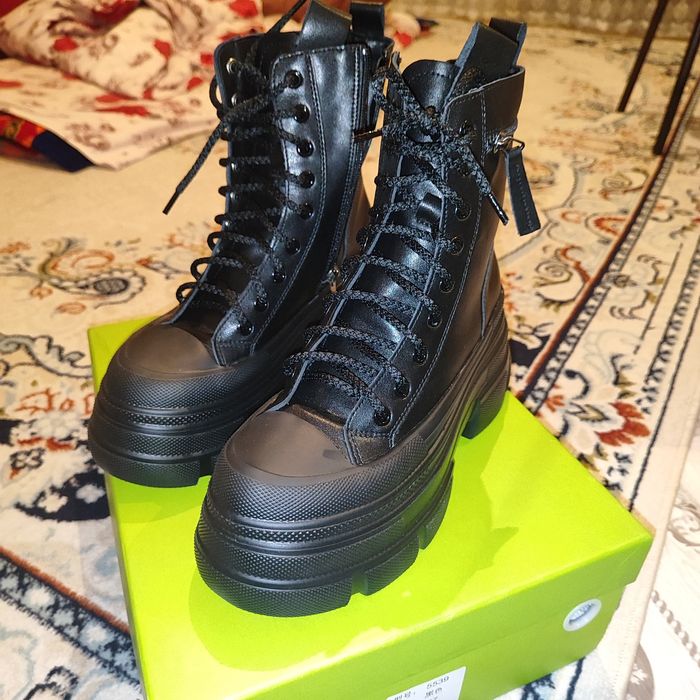 Ботинки на весну 36-37р женские