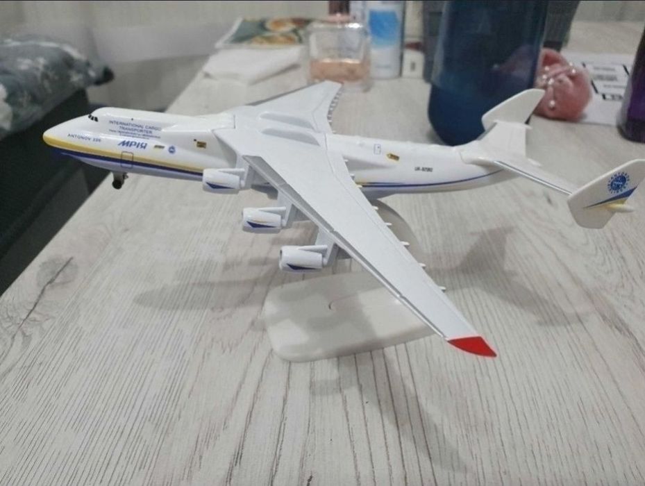 Macheta metalica avion antonov 225 mriya 21 cm lungime noua