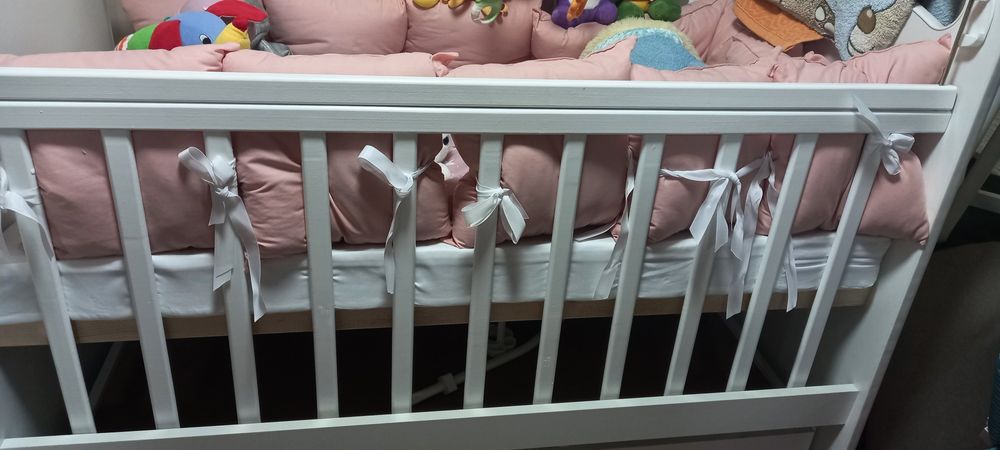 Продам бортики на кроватку