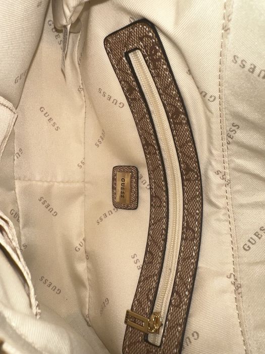 Оригинална дамска чанта GUESS