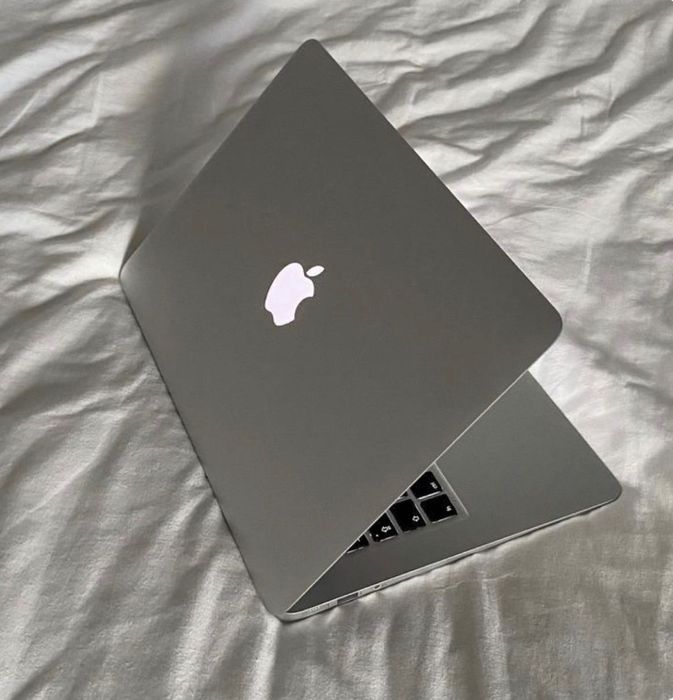 MacBook Pro 13” Retina Mid 2014 – i5 / 8GB RAM / 128GB SSD