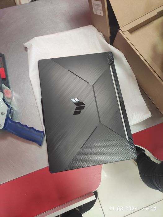 Ноутбук игровой ASUS новый