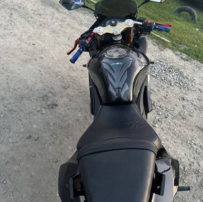 Продам спортивный мотоцикл