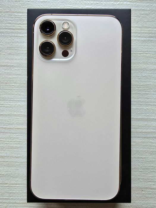 iPhone 12 Pro Max 128GB Gold Перфектен с аксесоари