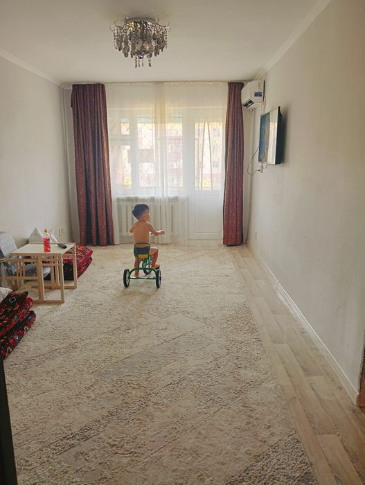 3-х ком. Кв. Рядом с базаром.