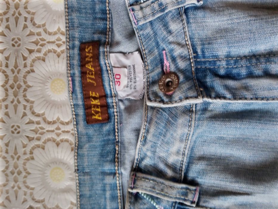 Разнообразни къси и 3/4 джинси и панталони, всеки по 5 лв