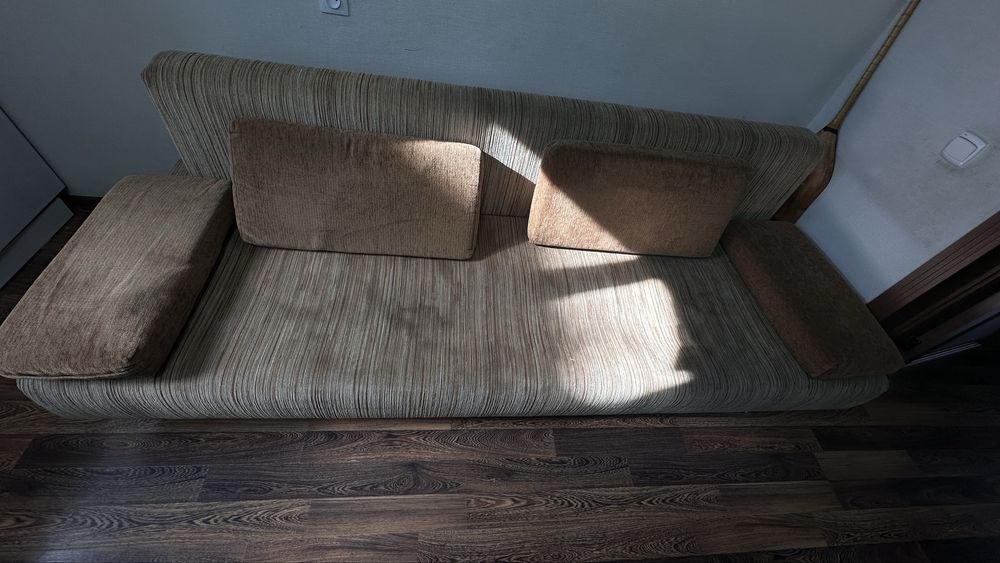 Продам диван не раскладывается