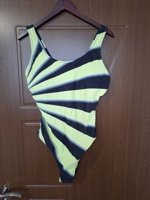 Дамски бански костюми