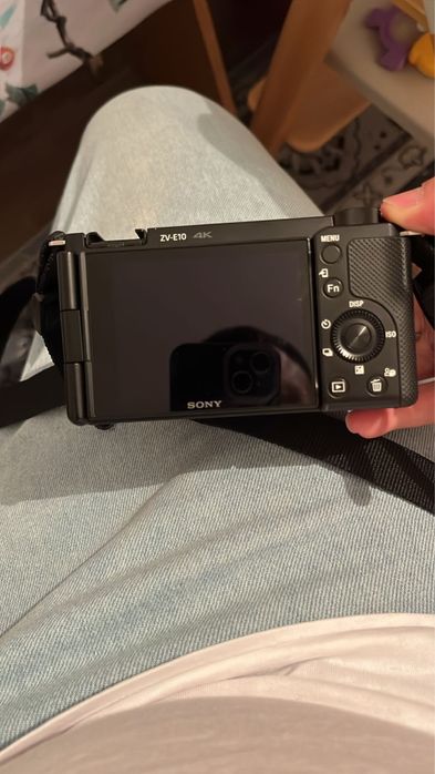 Sony ZV E-10 в отличном состоянмй