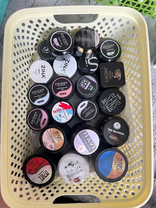 Продаю все для маникюра