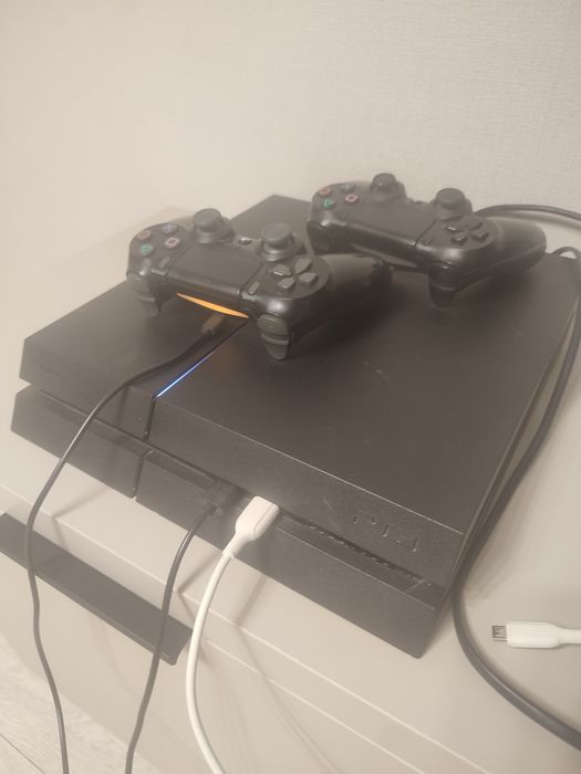 Sony playstation 4 fat+5 игр+подписка год