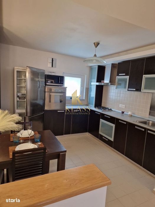 Apartament 4 camere  Centrul civic, Decebal