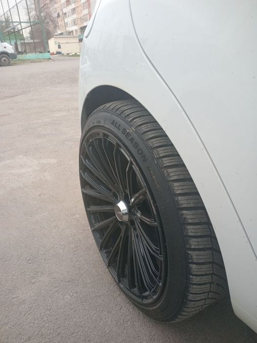 R17 diska balon 205/40 sotiladi