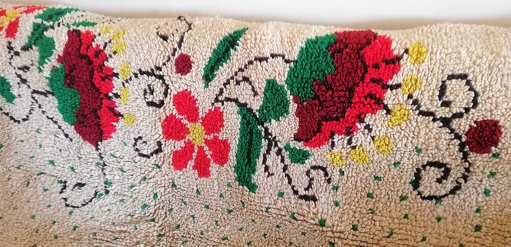 Продавам нов китеник, добре съхраняван, 100% вълна с размери 120/200см