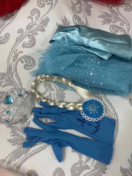 Продам платье эльза