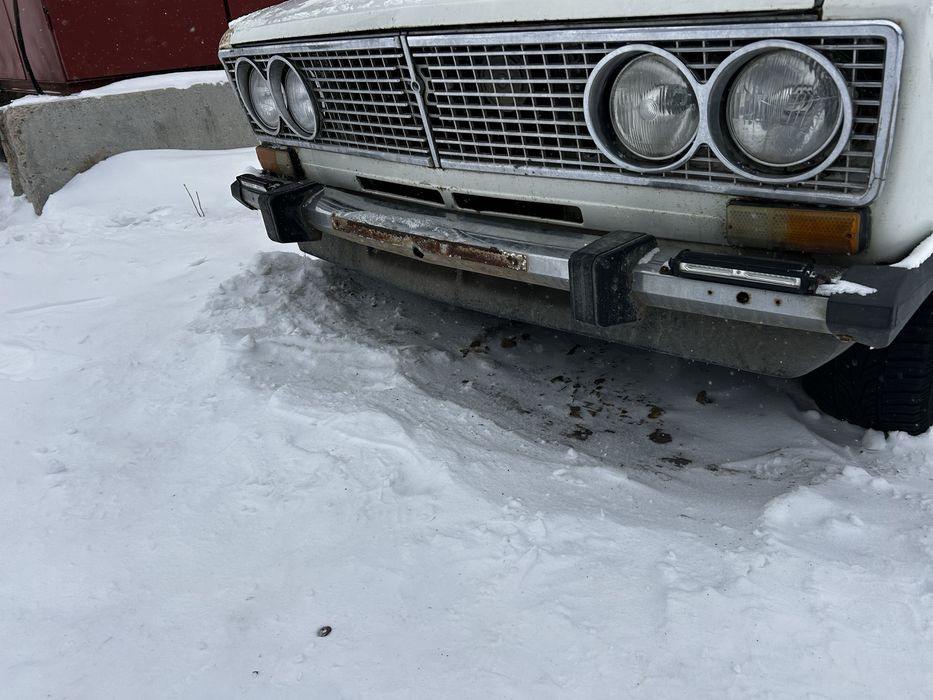 Продам бампер, решетку ваз