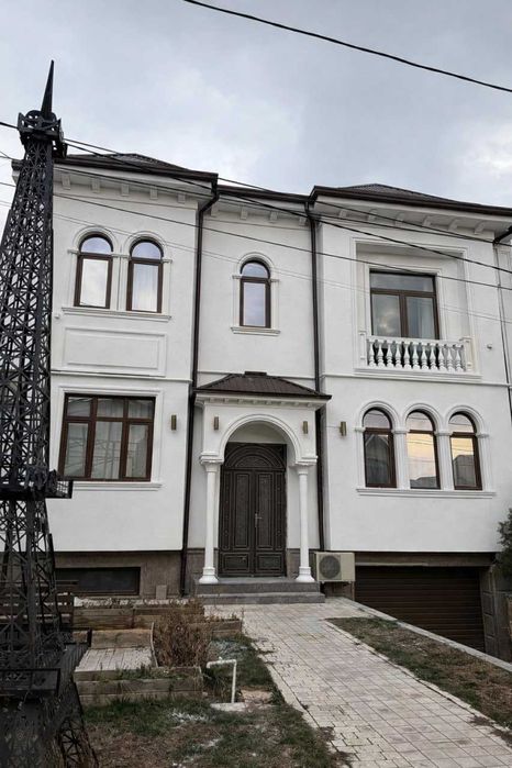 Белоснежный дом на Мирзо-Улугбеке