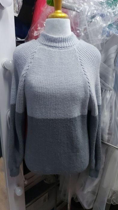 Свитшоты и безрукавки вязанные