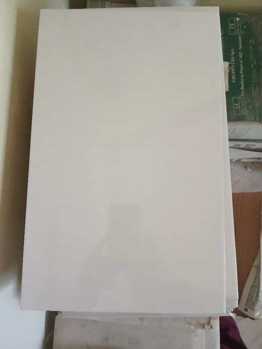 Faianță albă- 15m pătrați + decor