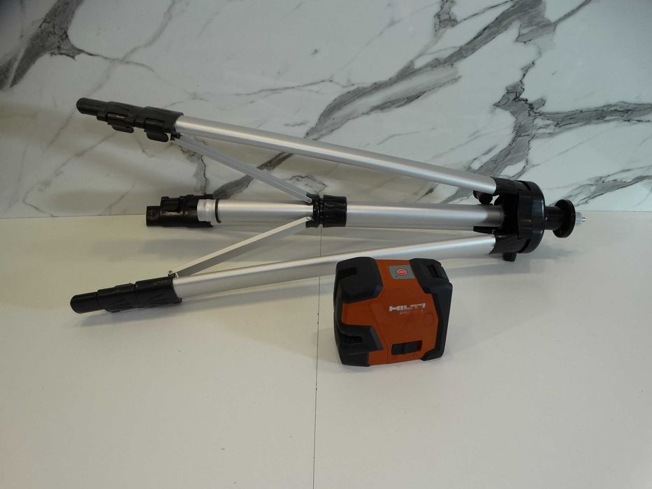 Hilti PM 2L - Линеен червен лазер + тринога 1.50 м.