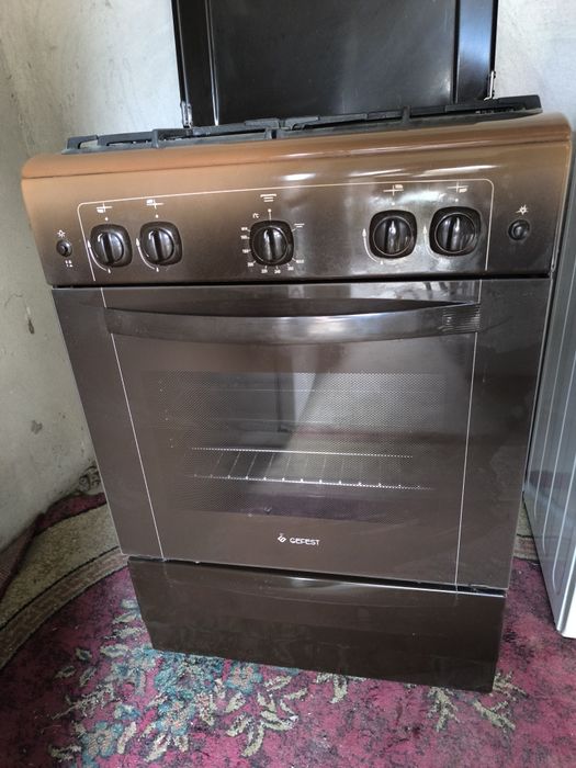 Срочно продаётся газ плита GEFEST размер 60х60