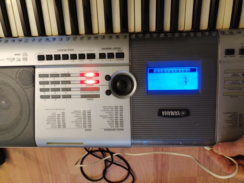 Orga-claviatura YAMAHA