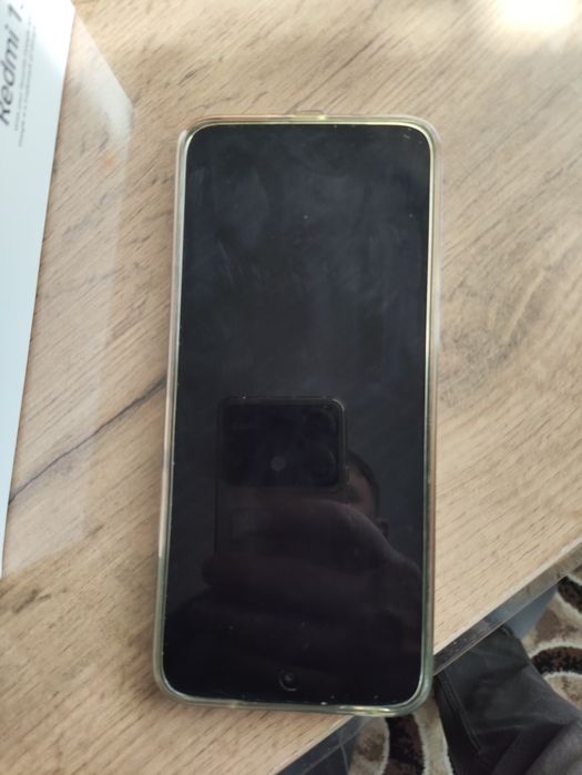 Продам смартфон Redmi 13