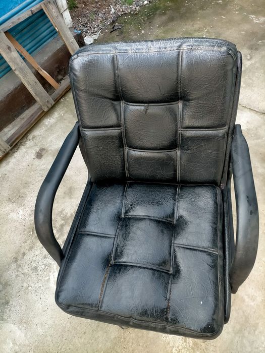 Продам кресло кожанное