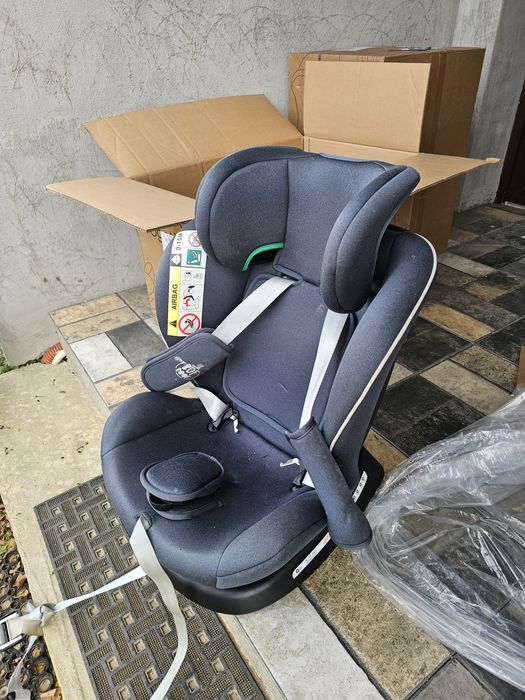 Scaun auto 360° cu sistem isofix