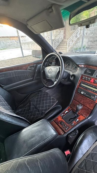 Продам мерседес авангард